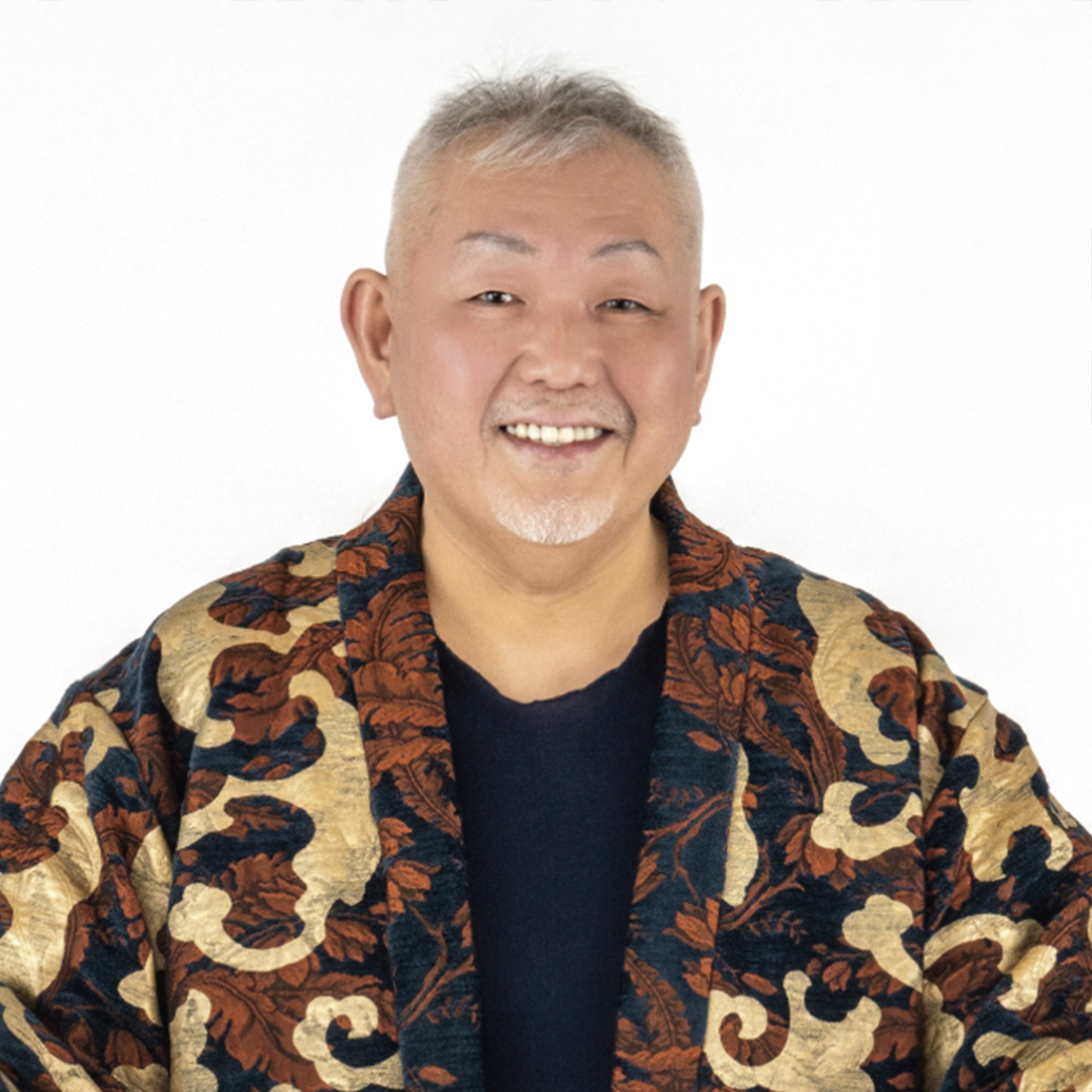 江原啓之の写真。